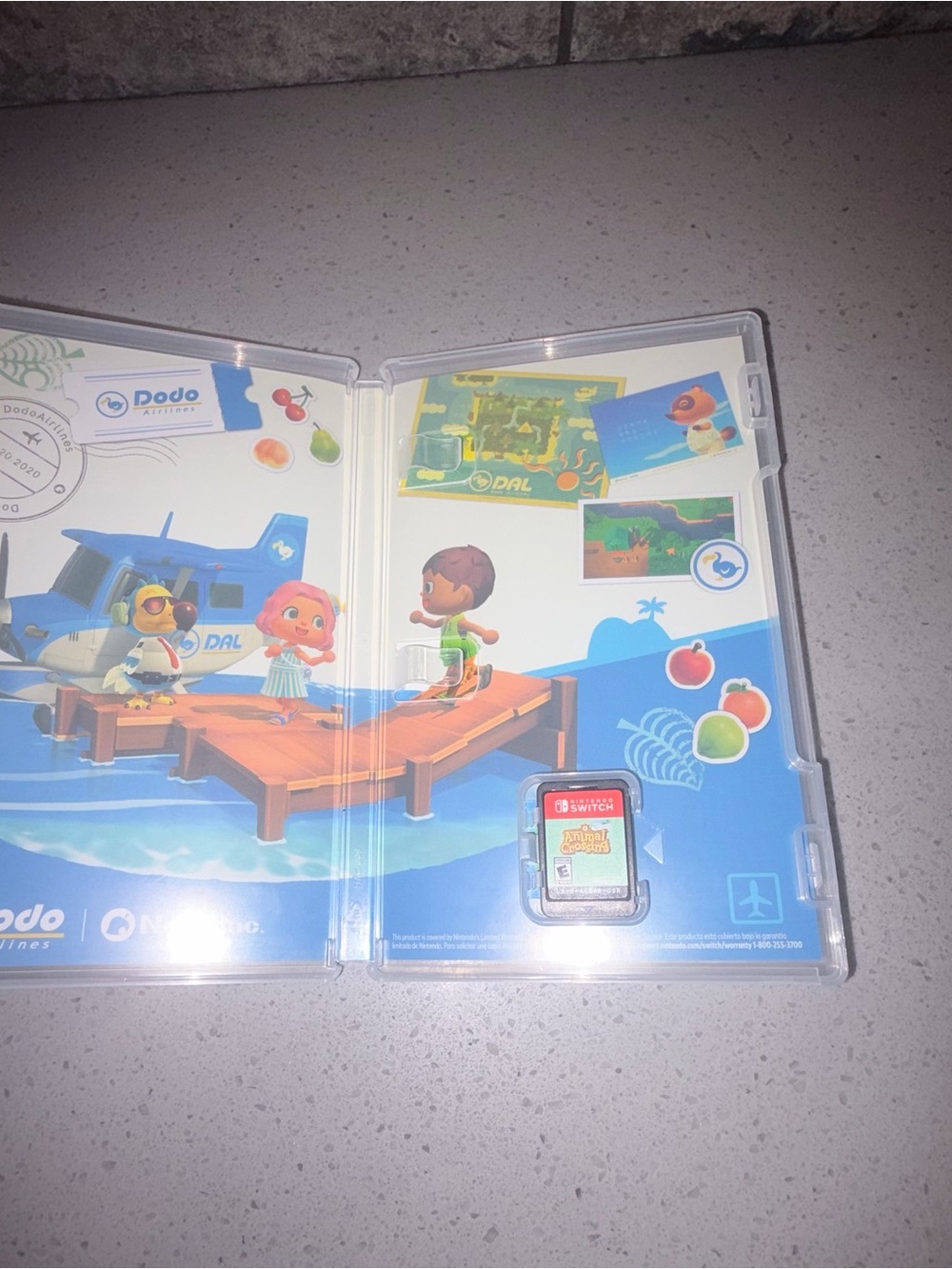 Nintendo Switch Animal Crossing New Horizons Game - Picture 2 of 4